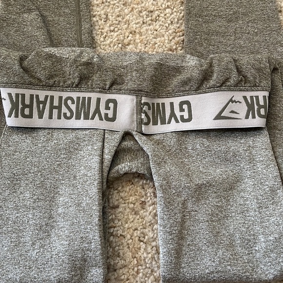 Gymshark Small khaki flex leggings excellent condition - Picture 3 of 3